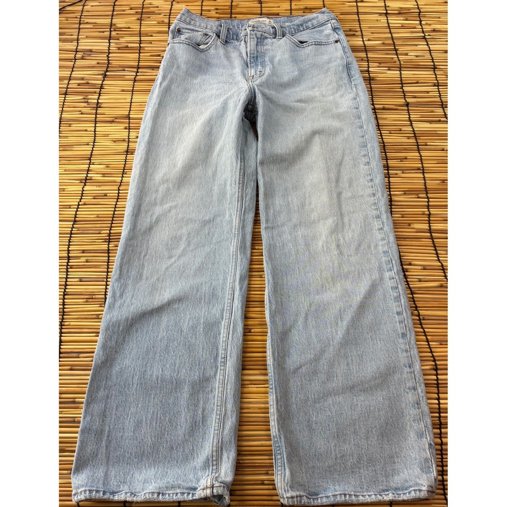 Abercrombie & Fitch The 90s Relaxed Jean High Rise Light Wash Denim 29 Regular